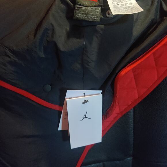 Air Jordan Essential Reversible Bomber Jacket Womens Small DH0655-010 Black Red - Picture 6 of 7